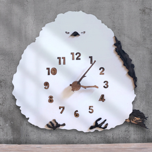 お腹が空いてる？シマエナガ レギュラーサイズ 時計 木製 掛け時計