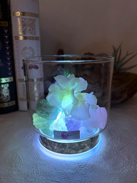 やさしく光る天然石のアロマディフューザー【白紫陽花 】 2枚目の画像