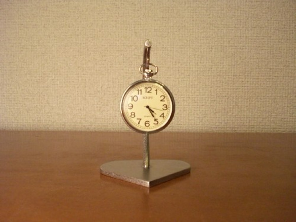 懐中時計スタンド　ラッピング　名入れ　懐中時計スタンド　カーブ支柱が特徴です 3枚目の画像