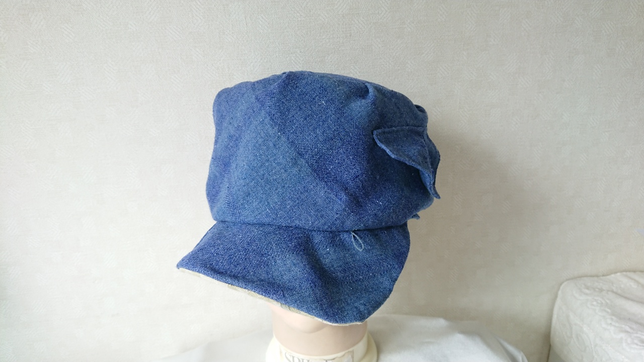 魅せる☆軽やか♪飾りフラップのリバーシブルキャスケット～ブルー&フラワープリント