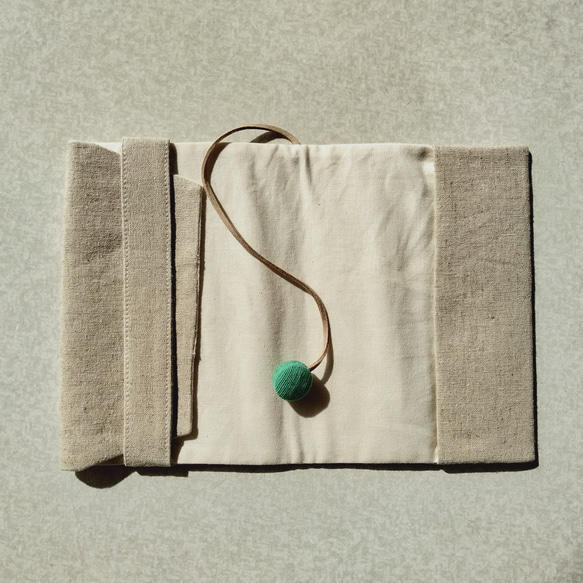文庫本刺繍の布のブックカバー（タンポポ） 3枚目の画像