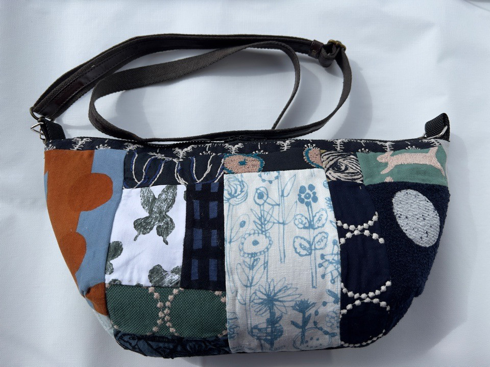 ミナペルホネン パッチ 三日月バッグ お値下げ ボディバッグ・ウエスト