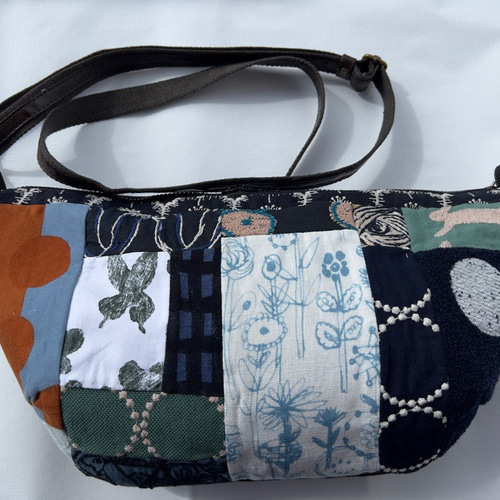 ミナペルホネン パッチ 三日月バッグ お値下げ ボディバッグ