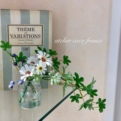 枯れない花】シュガーバインの爽やかアレンジ 木製花瓶敷き付 1個