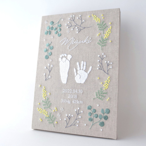 nico　手形・足形刺繍　春のお花畑 春の花畑デザイン 足形手形刺繍ボード♡メモリアルボード | Pay ID