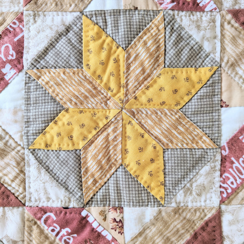 箱根の寄木細工に魅せられて：手縫いパッチワークキルトクッション