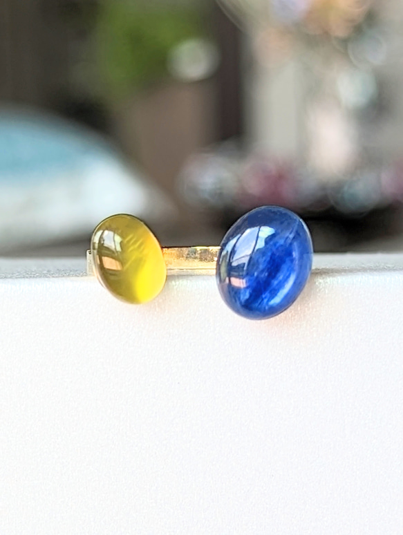 稀有天然石黃色葡萄石和藍色藍晶石民間戒指（銀色可用） 第4張的照片
