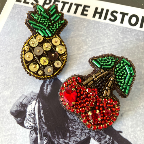 ビーズ刺繍ブローチ スパンコール 大人パイナップル イエロー ゴールド
