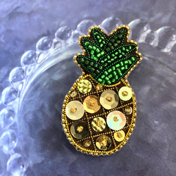 ビーズ刺繍ブローチ スパンコール 大人パイナップル イエロー ゴールド
