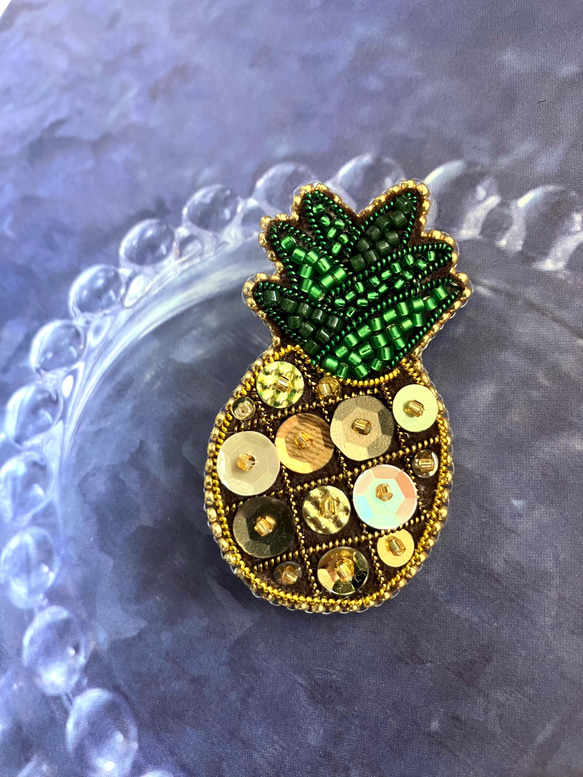 ビーズ刺繍ブローチ スパンコール 大人パイナップル イエロー ゴールド
