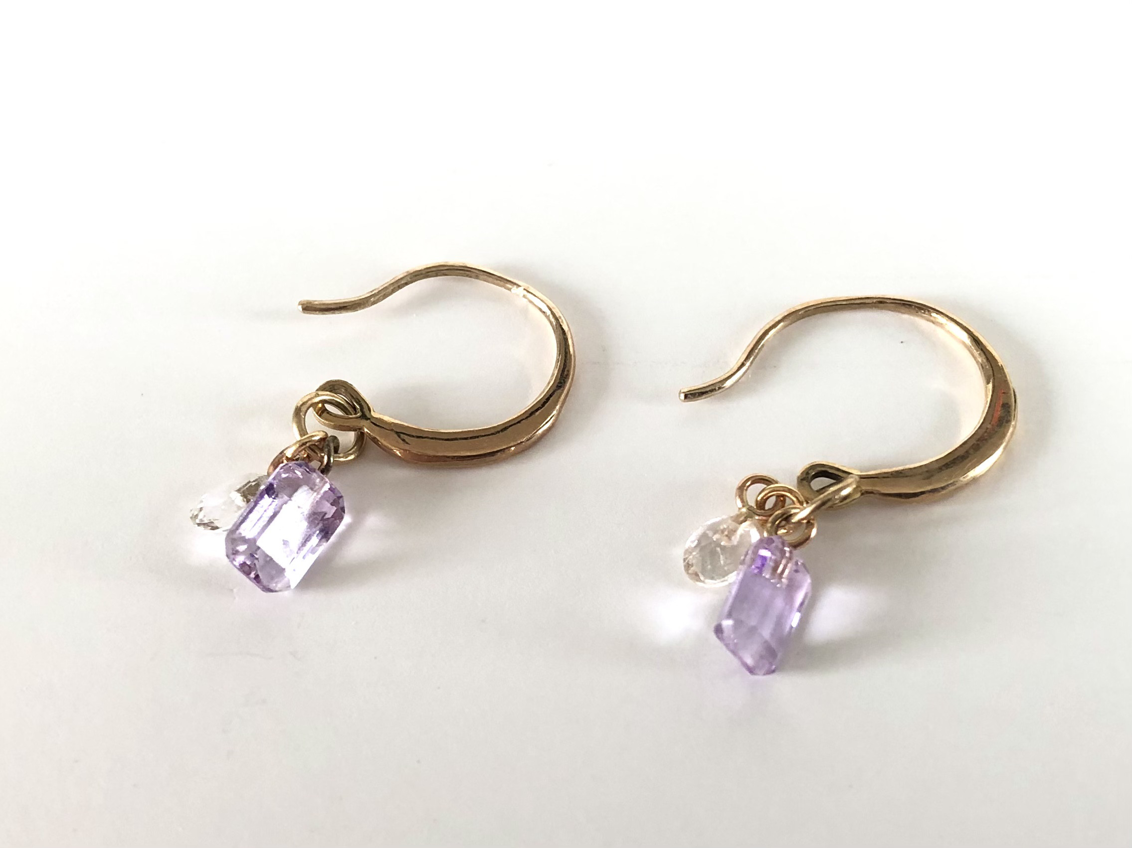 一点もの　アメジストとホワイトトパーズのピアス