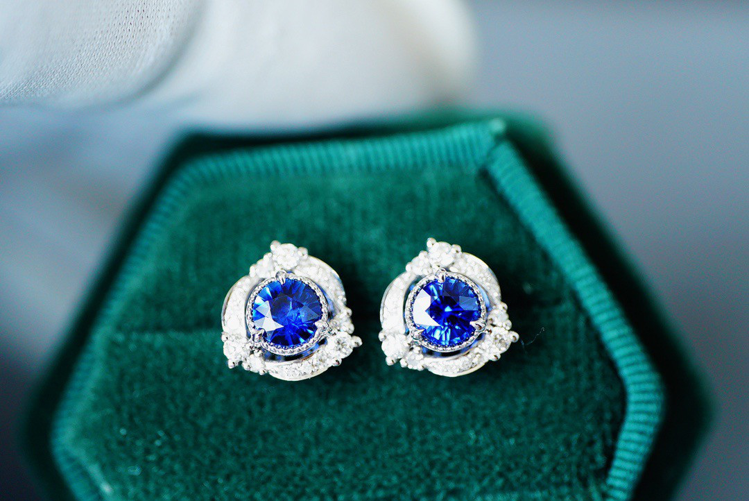 限定セール -SALE 天然　ダイヤ　ルビー　ダブルフラワーピアス　値下げしました k18 アクセサリー