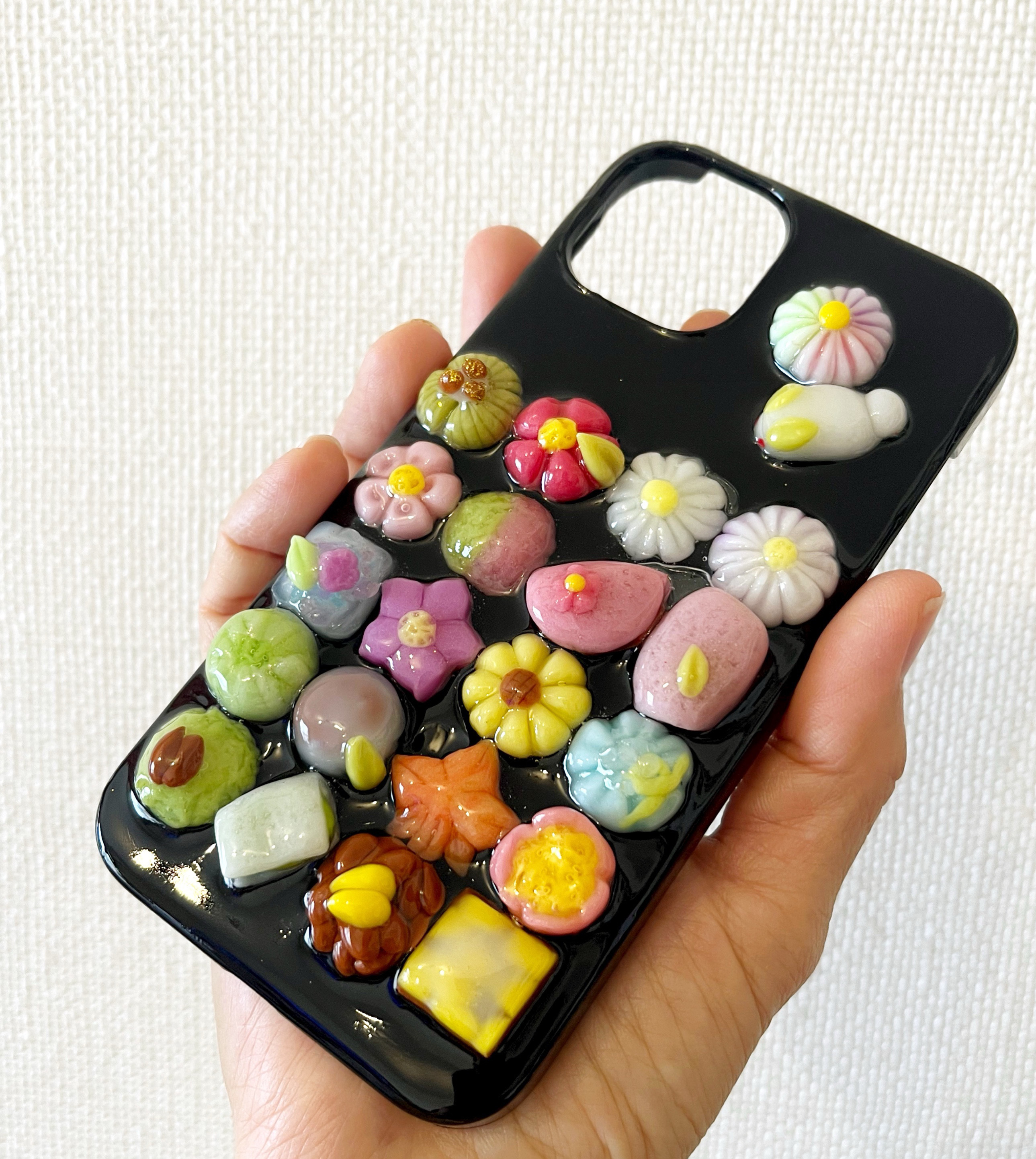 和菓子や練り切りがたくさんのスマホケース