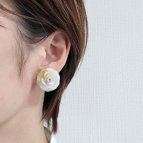 ホワイト×ゴールド 紙のバラ イヤリング ピアス 軽い ローズ 