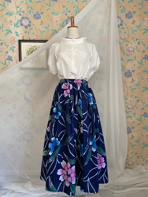 SALE 浴衣　藍染　花模様　裏地付きギャザースカート　着物リメイク　ハンドメイド 6枚目の画像