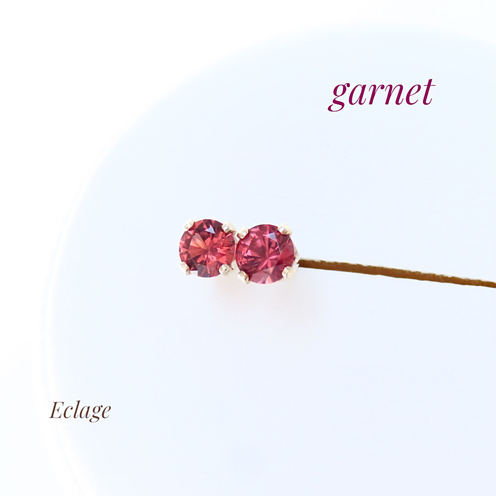〈14kgf〉ガーネットのスタッドピアス（3.5mm）