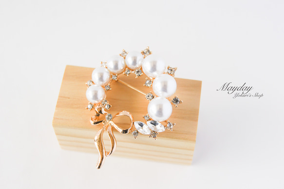 『リボンとパールのサークルのブローチ』ゴールド 4枚目の画像