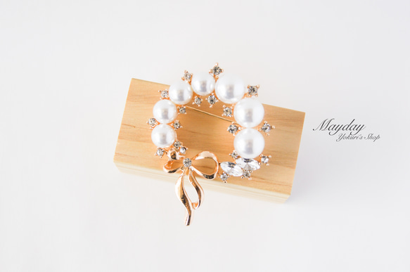 『リボンとパールのサークルのブローチ』ゴールド 6枚目の画像