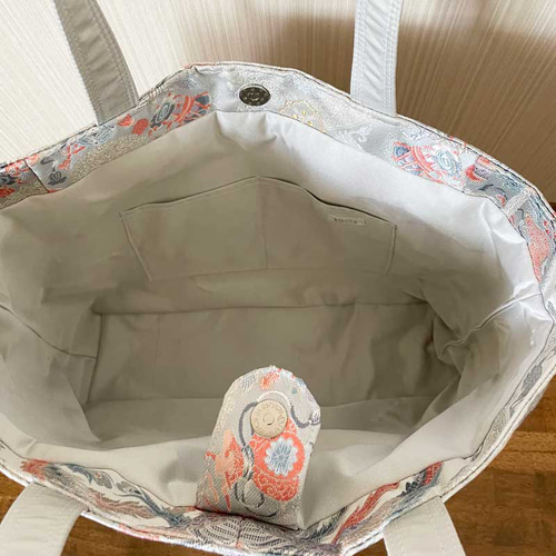 岡重　更紗　花唐草　利休バッグ　和装バッグ　薄灰紫地 岡重 更紗 花唐草 利休バッグ 和装バッグ 薄灰紫地 （岡重 利休