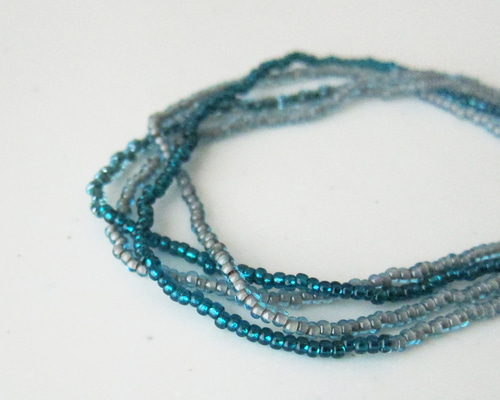 エメラルド グリーングリーン KABURU 留め具のない かぶるタイプの