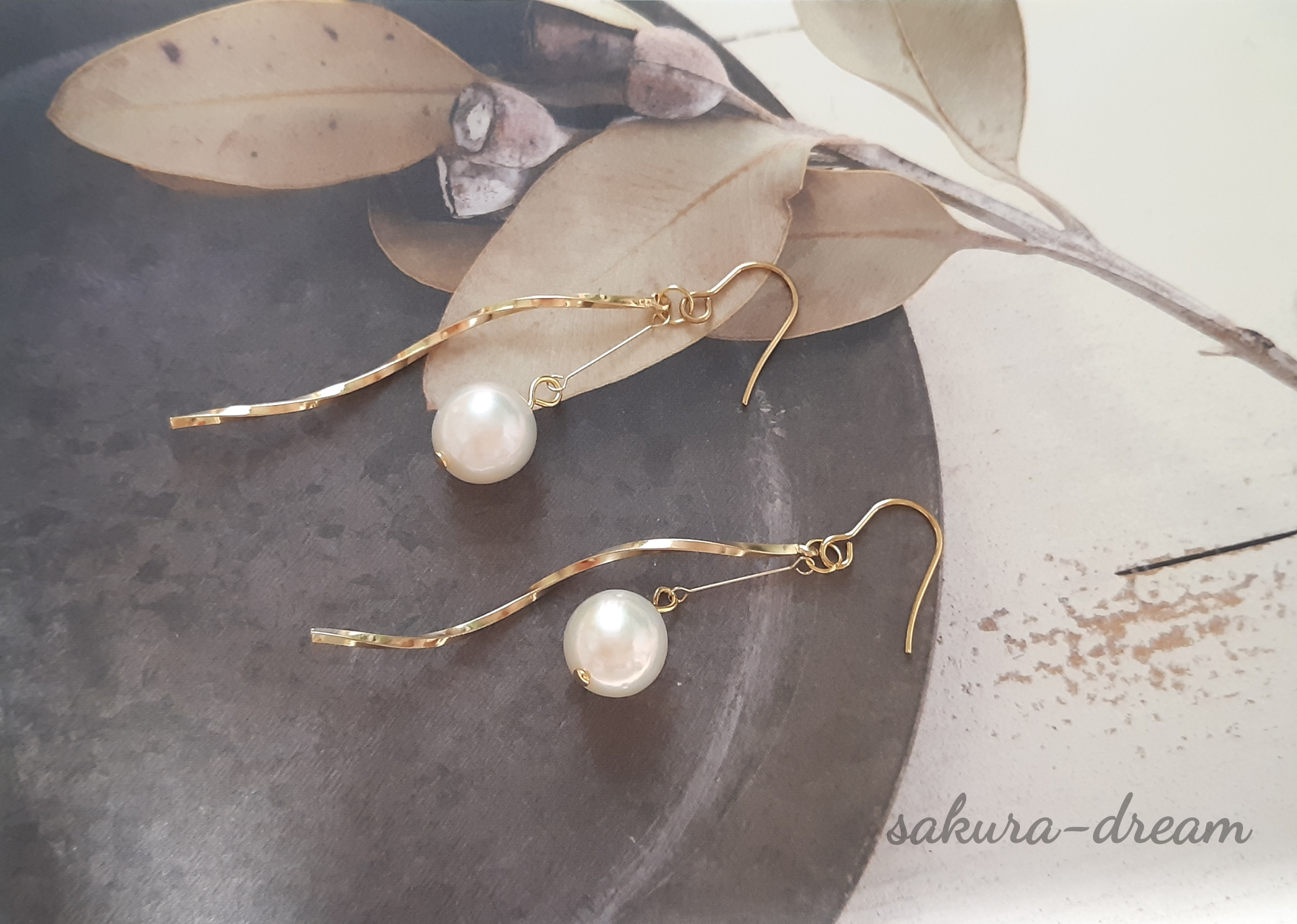 淡水パールのピアス  天然石 アレルギー対応