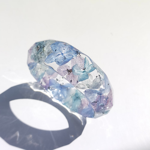 箔/ラメ入り 色を選べる紫陽花バングル〜 ブレスレット ブルー
