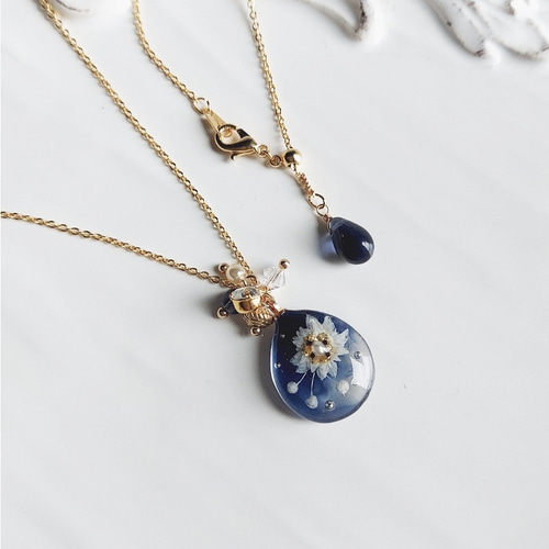 ネイビー お花 ネックレス ・ ペンダント （ 誕生日プレゼント ギフト 