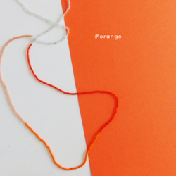オレンジ Color scheme necklace 金属アレルギー対応 かぶるタイプ ガラスビーズ ロングネックレス 1枚目の画像