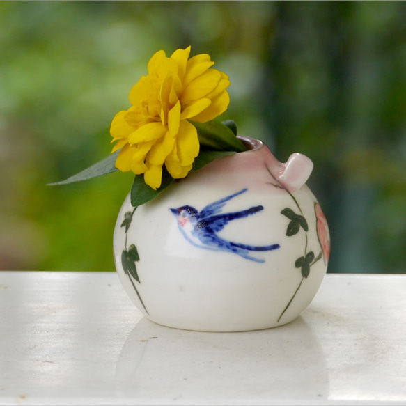 小罐“牽牛花燕子”（陶瓷花瓶） 第2張的照片