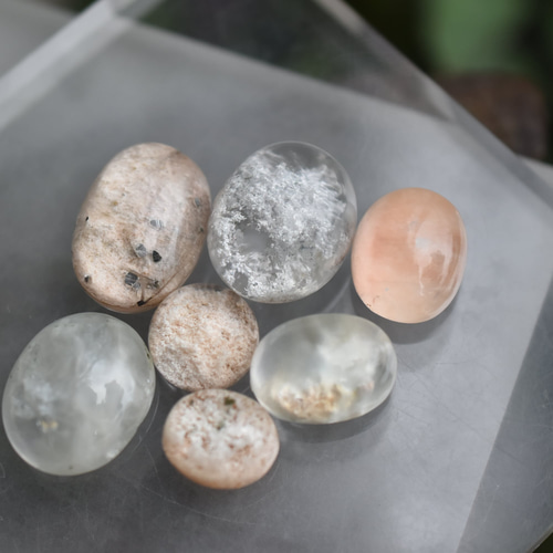 レア☆パイライト入り☆ホワイトガーデンクォーツs868 天然石 Funky