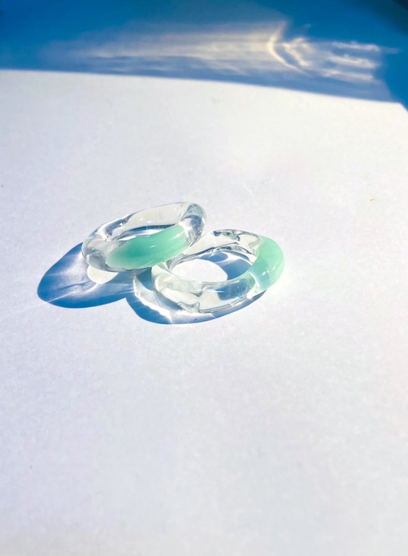 melt（clear×green）/ガラスのリング 3枚目の画像