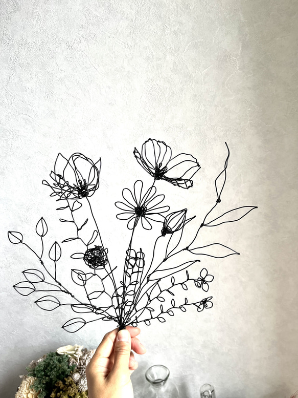 【受注制作】3wayに飾れる　ワイヤーアートの花束　スワッグ、花瓶に活けても◎ 3枚目の画像