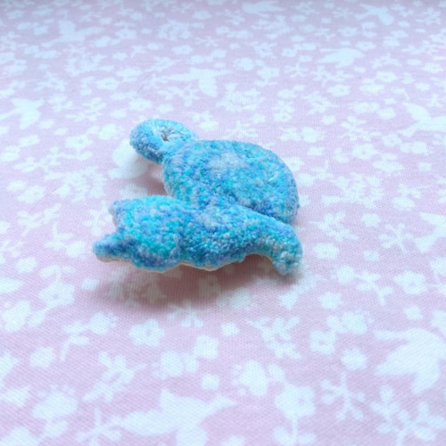 猫のシルエット 刺繍ブローチ 水色 ブローチ haniho 通販