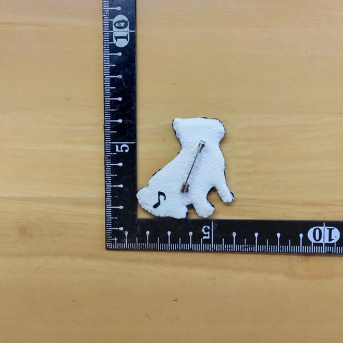 パグの刺繍ブローチ 犬 ブローチ haniho 通販 16179536｜Creema(クリーマ)