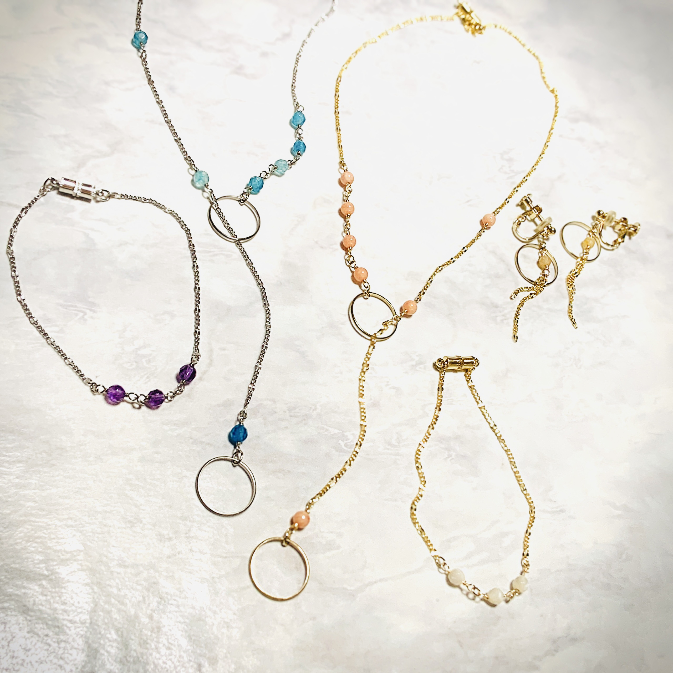 【受注制作】真夏の涼しげ推しカラー/5colorから選べるプチ半貴石を使ったネックレス&ブレス&イヤリング(ピアス) 5,005円