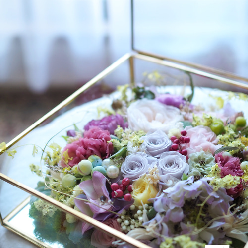 結婚祝い/誕生日/サロンのお花◎真鍮ガラスの宝箱》プリザーブド