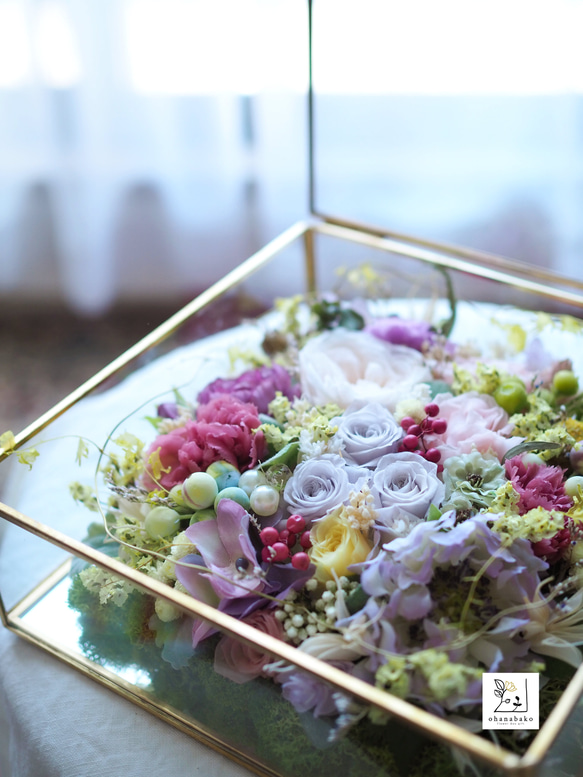 結婚祝い/誕生日/サロンのお花◎真鍮ガラスの宝箱》プリザーブド