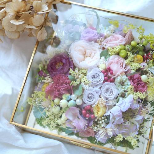 結婚祝い/誕生日/サロンのお花◎真鍮ガラスの宝箱》プリザーブド