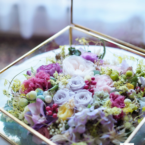 結婚祝い/誕生日/サロンのお花◎真鍮ガラスの宝箱》プリザーブド