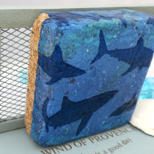 海を泳ぐサメ柄のレンガ中 ガーデニング 置物 オブジェ