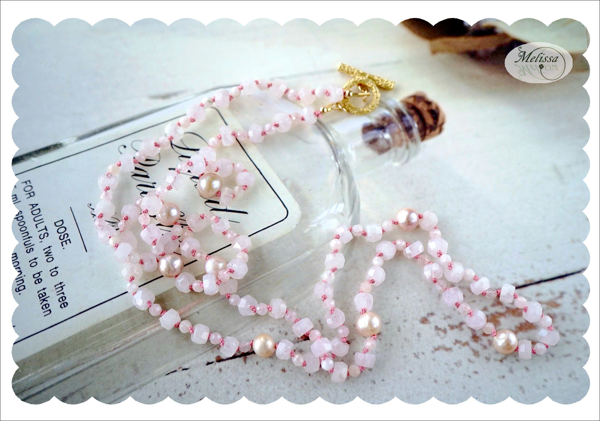 モルガナイトと淡水パールのロングネックレス