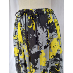 【再販】ペイント柄の個性派ロングスカート　フリーサイズ　即納 3枚目の画像