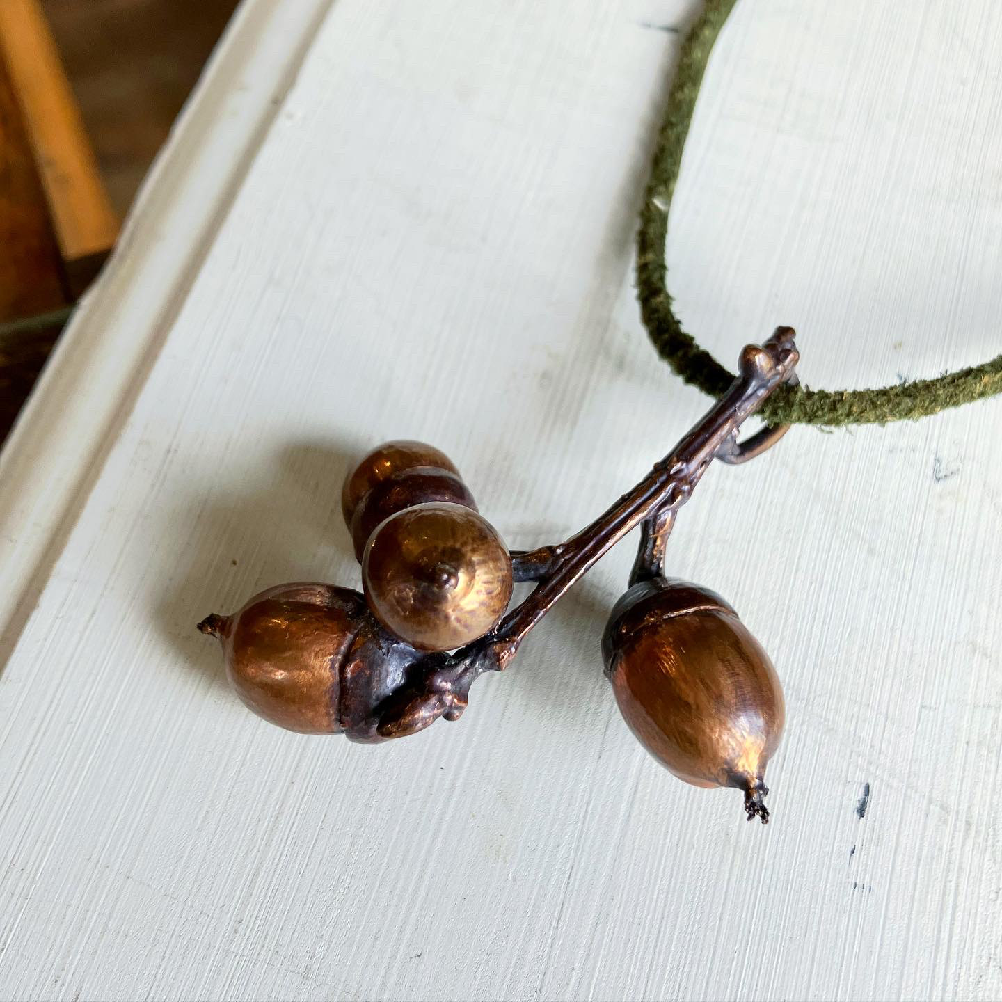 本物の木の実ネックレス　エレクトロフォーミングジュエリー