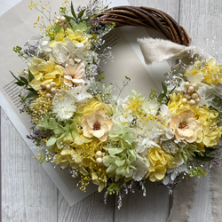 レモンイエローのリース　　　　プリザーブドフラワー/ドライフラワー　　　 2枚目の画像