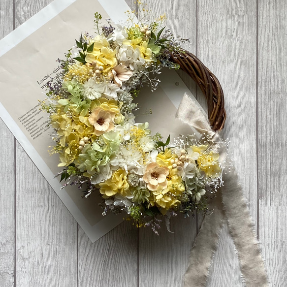レモンイエローのリース　　　　プリザーブドフラワー/ドライフラワー　　　 4枚目の画像