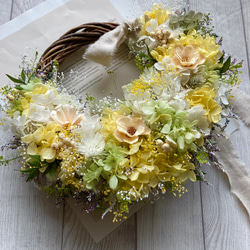 レモンイエローのリース　　　　プリザーブドフラワー/ドライフラワー　　　 6枚目の画像