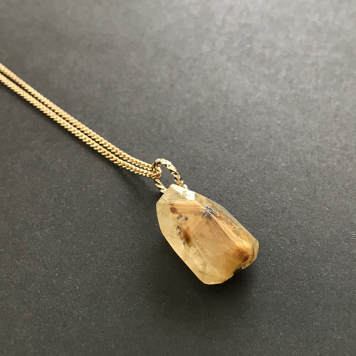 【天然】タイチンルチルクオーツ ペンダントトップ8.5g.k18 ⭐︎【天然】タイチンルチルクオーツ ペンダントトップ k18 8.1g