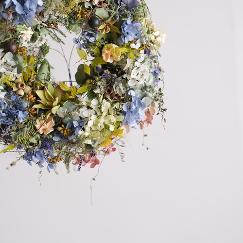 スモークツリーとグリーンのフライングリース、ユーカリ、紫陽花 紫陽花とスモークツリーとユーカリのフライングリース/ドライ