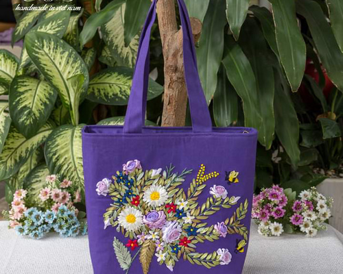 ハンドメイド 手刺繍 小さなお花のト― トバック 045adf951d04d6a0152baa2f36902a