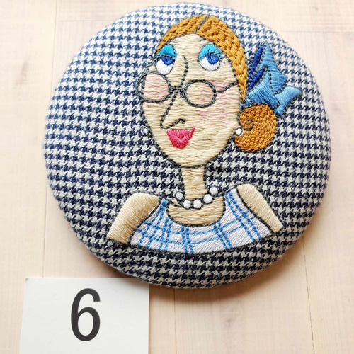 ロラライハリス刺繍 プードルちゃんキルティングポーチ